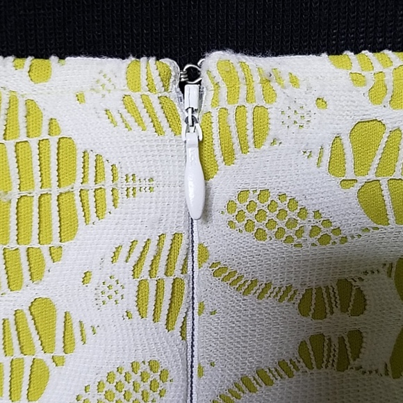 Guess Chartreuse and lace strapless dress - Picture 5 of 6